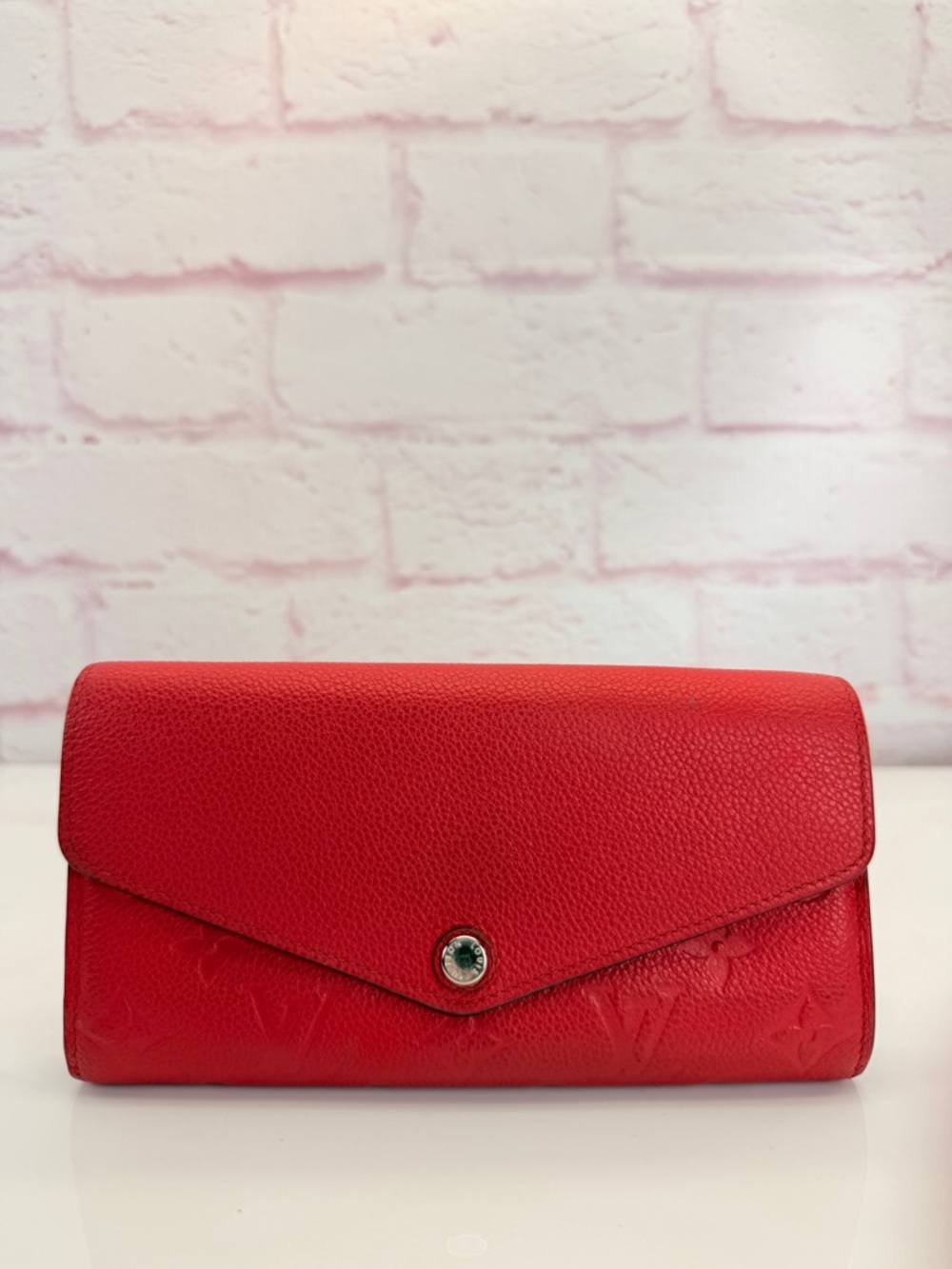 Louis Vuitton Red Monogram Empreinte Leather Sarah Wallet - Picture 2 of 15